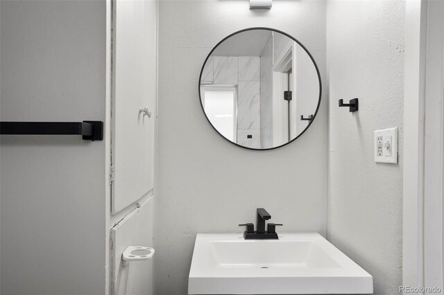 2916 W Bijou, Colorado Springs, CO 80904 - bathroom with a sink