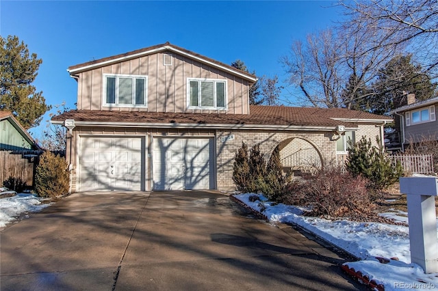 view of front of property featuring a garage