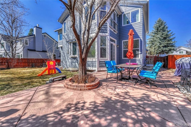 view of patio featuring a fenced backyard