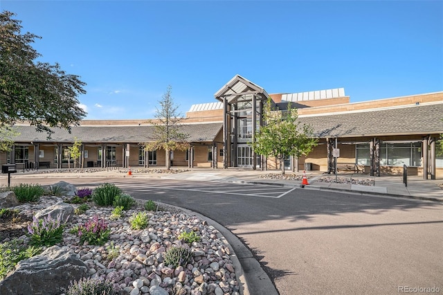 10359 Tracewood Dr, Highlands Ranch, CO 80130 - view of building exterior with uncovered parking