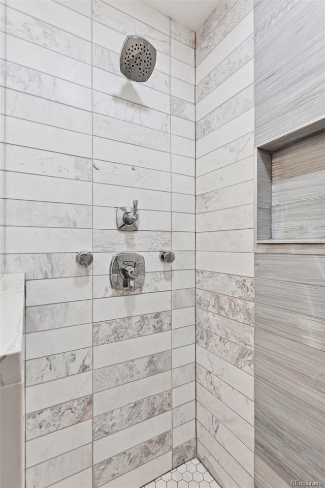 3190 S Detroit St, Denver, CO 80210 - full bath featuring a tile shower