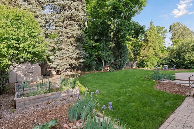 3190 S Detroit St, Denver, CO 80210 - view of yard with a garden