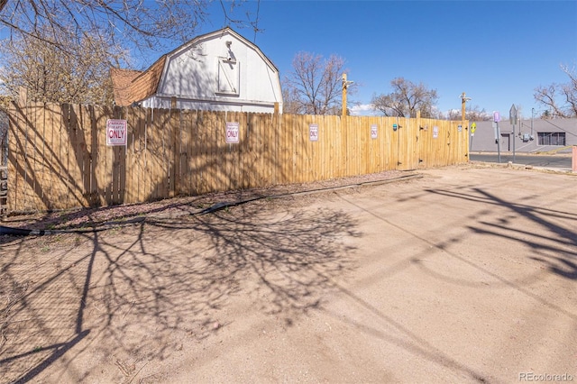835 N Union Blvd, Colorado Springs, CO 80909 - view of patio featuring a barn