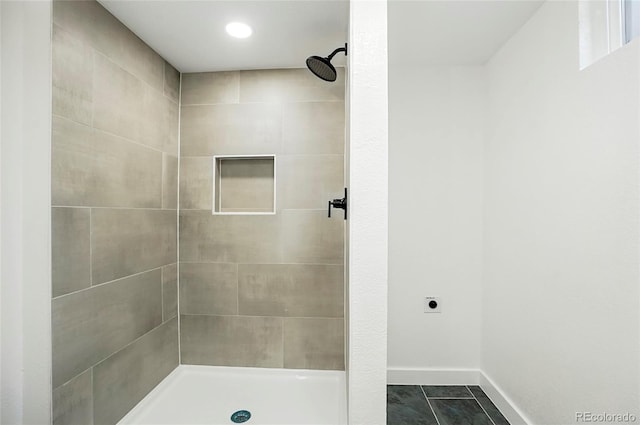 17875 E Carolina Pl, Aurora, CO 80017 - full bath featuring tiled shower and baseboards