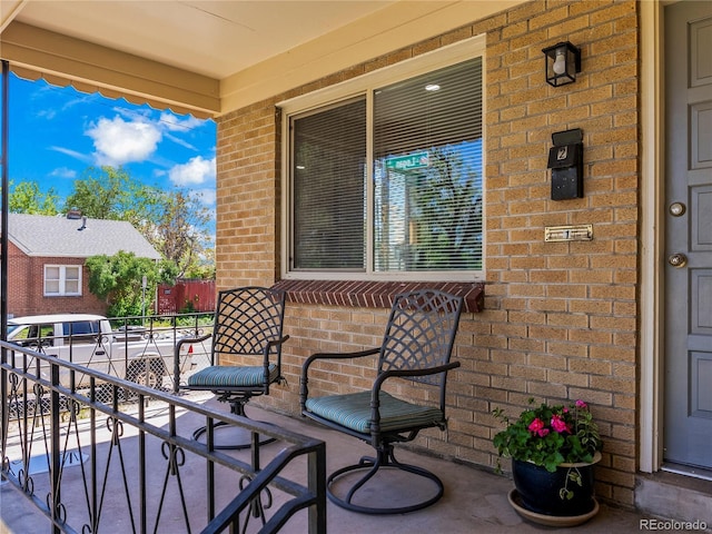 2695 S Logan St, Denver, CO 80210 - view of covered porch