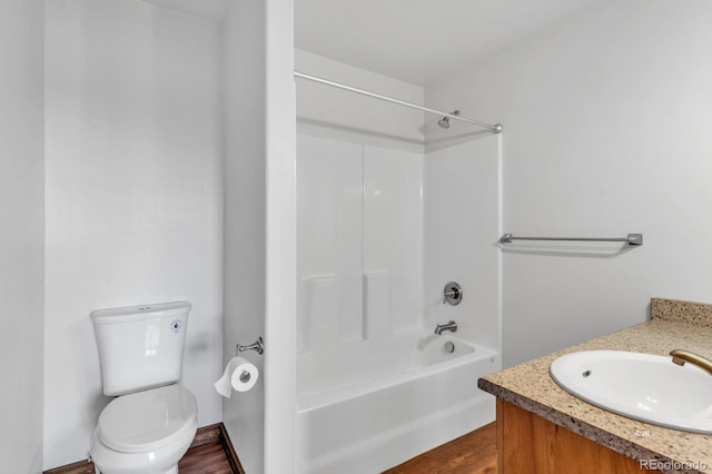 573 Beasley Blvd, Cotopaxi, CO 81223 - bathroom with vanity, shower / tub combination, and wood finished floors