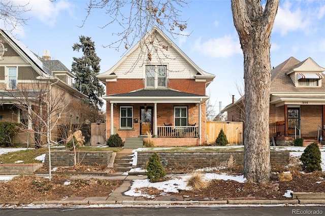 view of front of property featuring a porch