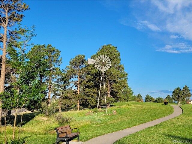 24733 E Park Crescent Dr, Aurora, CO 80016 - surrounding community with a yard