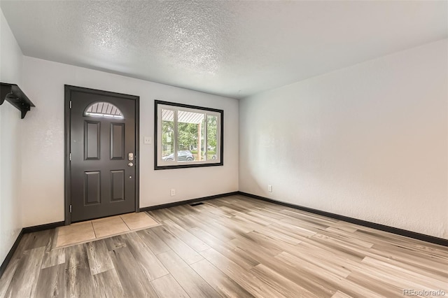 9470 Lillian Ln, Thornton, CO 80229 - photo 4