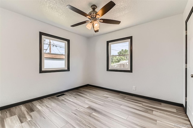 9470 Lillian Ln, Thornton, CO 80229 - photo 14