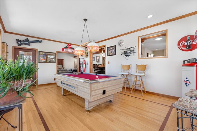 rec room featuring light wood finished floors, recessed lighting, baseboards, billiards, and ornamental molding