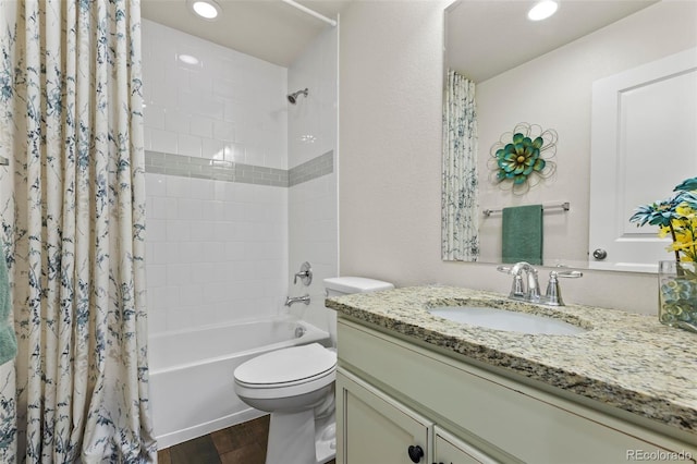 full bath featuring wood finished floors, shower / bathtub combination with curtain, toilet, vanity, and recessed lighting