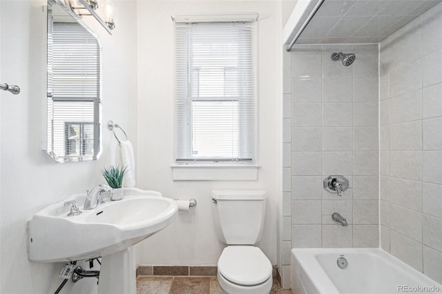 2826 Quitman St, Denver, CO 80212 - bathroom with baseboards and bathtub / shower combination