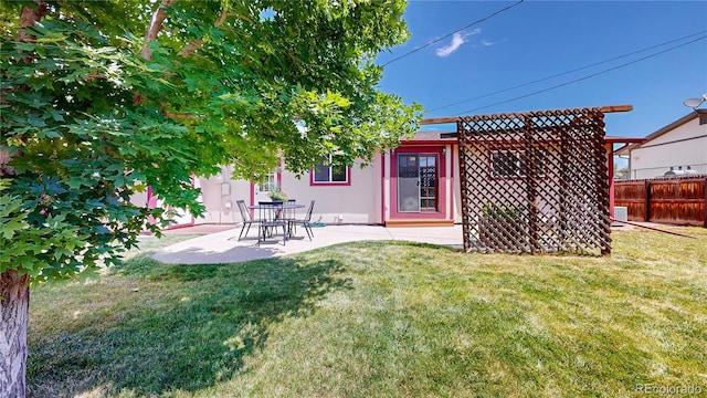 6836 W 79th Dr, Arvada, CO 80003 - view of yard with a patio