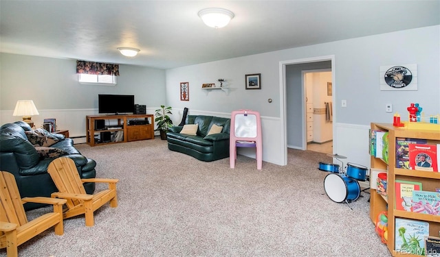 living room with carpet