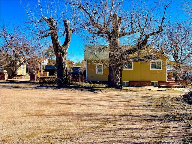 Listing photo 3 for 2561 W Dartmouth Ave, Denver CO 80236