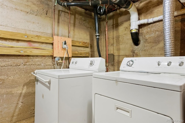 4210 S Fox St, Englewood, CO 80110 - laundry room with washing machine and clothes dryer