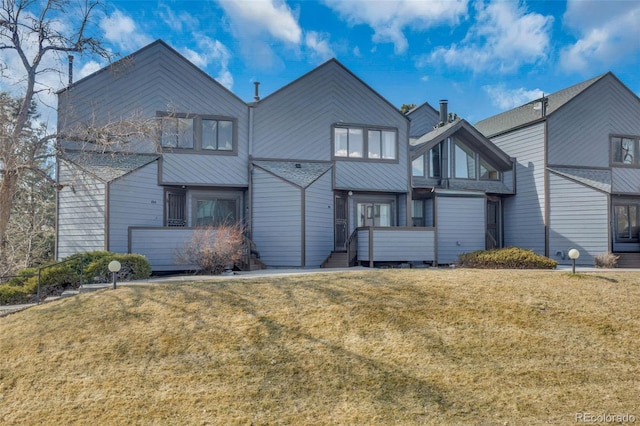 view of front of house with a front yard