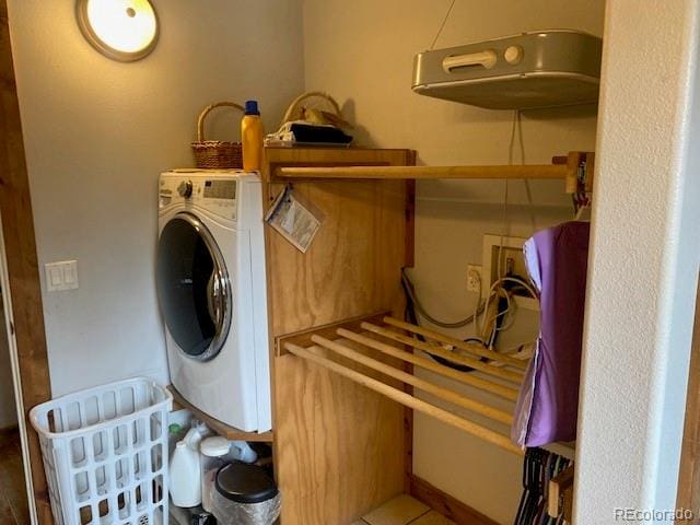 laundry room featuring washer / clothes dryer