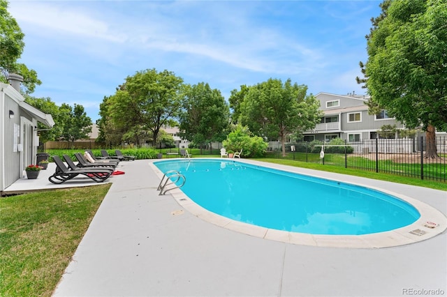 1160 S Monaco Pkwy Unit 6, Denver, CO 80224 - view of pool with a patio