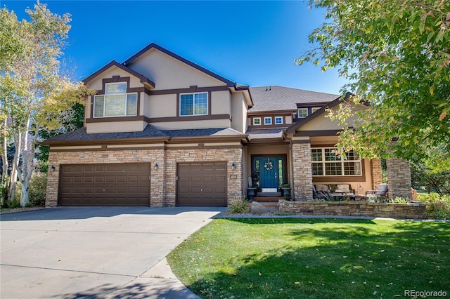 view of front of home with stucco siding, roof with shingles, a front yard, an attached garage, and driveway