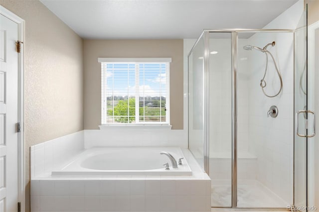 1339 Sidewinder Cir, Castle Rock, CO 80108 - full bath featuring a garden tub and a stall shower