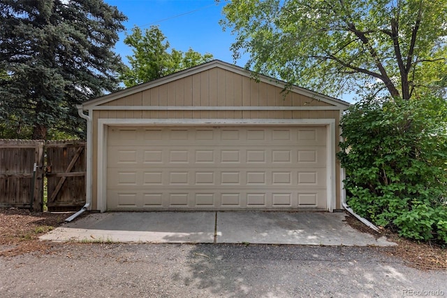3209 E Yale Way, Denver, CO 80210 - detached garage with a gate