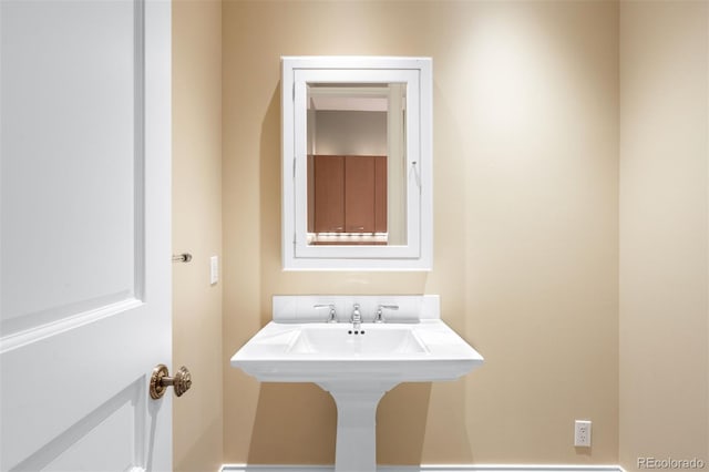 465 Monroe St, Denver, CO 80206 - view of bathroom