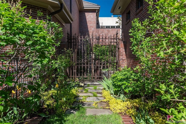 465 Monroe St, Denver, CO 80206 - view of yard