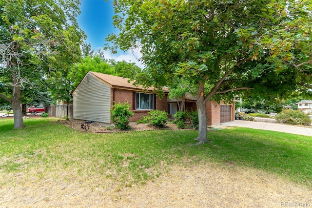 view of front of property with a front yard