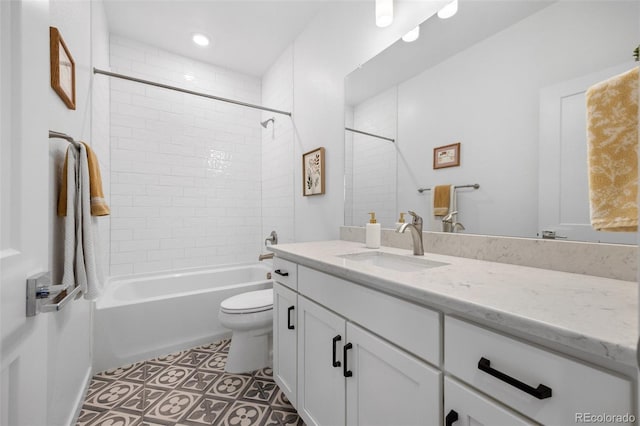 9016 Moondance Dr, Littleton, CO 80125 - bathroom with vanity and shower / bathtub combination
