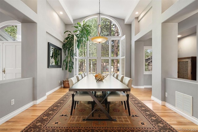 dining space featuring recessed lighting, light wood-type flooring, baseboards, and visible vents