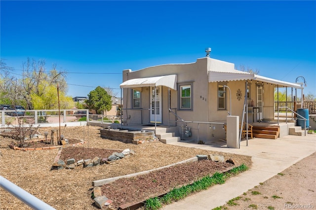 831 Manitou Blvd, Colorado Springs, CO 80904 - view of front of home with fence