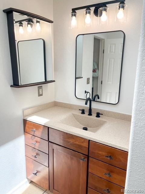 4753 S Gar Way, Littleton, CO 80123 - bathroom with vanity