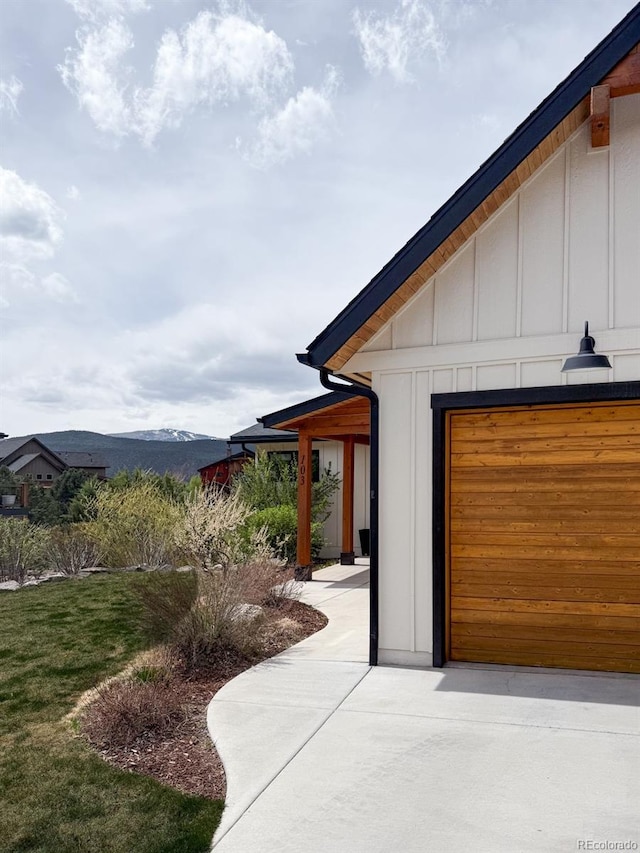 103 Paintbrush Way, Glenwood Springs, CO 81601 - garage featuring a mountain view