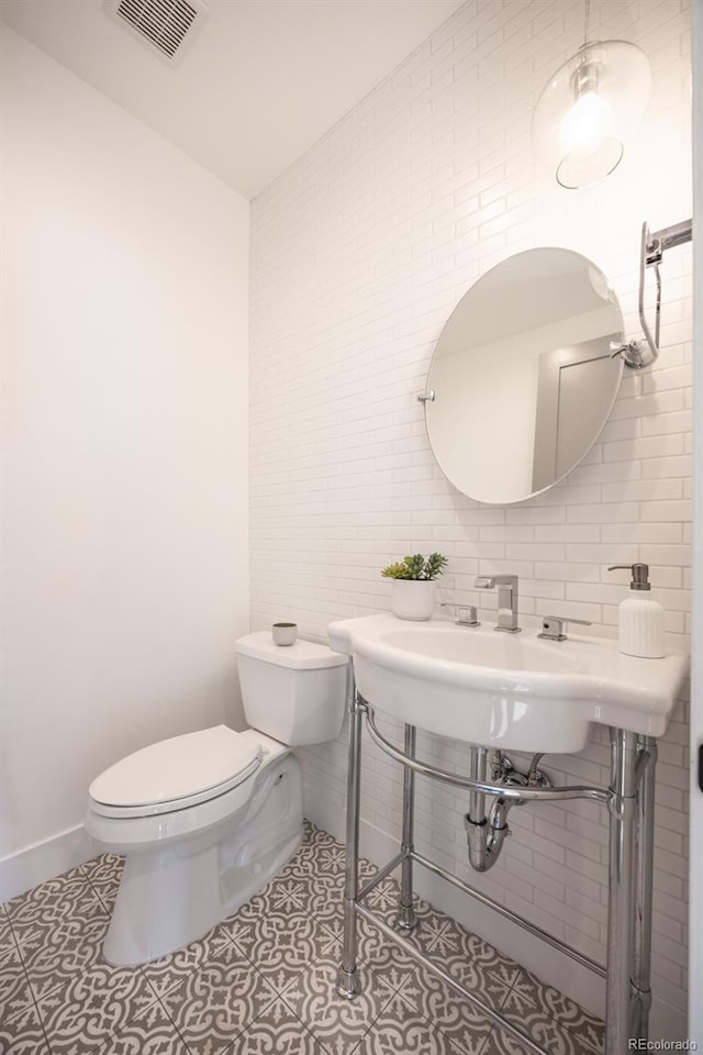 103 Paintbrush Way, Glenwood Springs, CO 81601 - bathroom featuring tile patterned flooring and tile walls