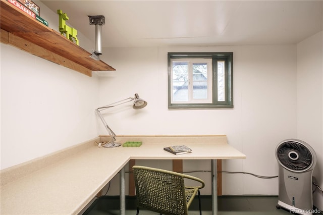 office featuring built in study area