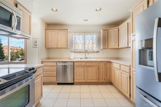 214 Luxury Ln, Colorado Springs, CO 80921