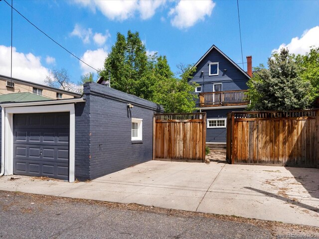 1423 Elizabeth St, Denver, CO 80206 - detached garage with fence