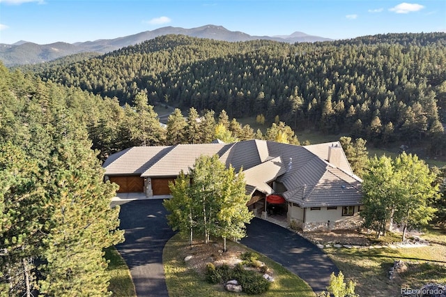 bird's eye view with a mountain view