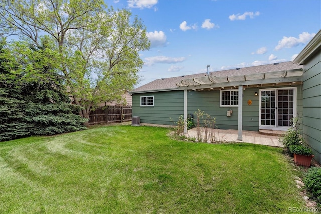 8625 W Dartmouth Pl, Lakewood, CO 80227 - view of yard with a patio