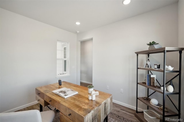 office featuring dark wood finished floors, recessed lighting, and baseboards