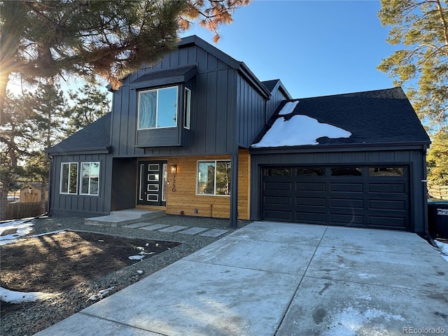 view of front of home featuring a garage