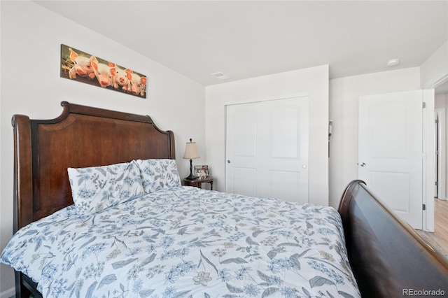 bedroom with a closet