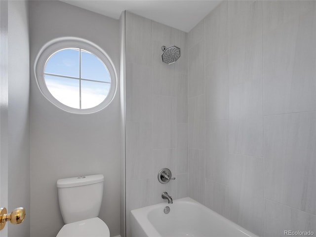 2485 Greensborough Cir, Highlands Ranch, CO 80129 - full bathroom with toilet and bathtub / shower combination