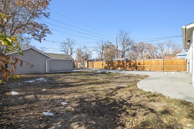 view of yard with a patio