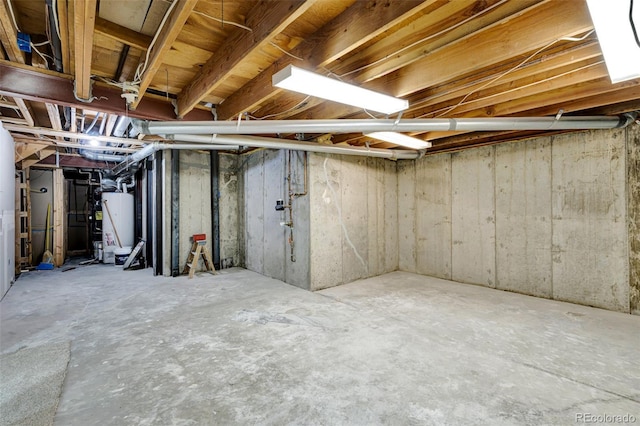 9371 Princeton Ln, Highlands Ranch, CO 80130 - unfinished below grade area featuring gas water heater