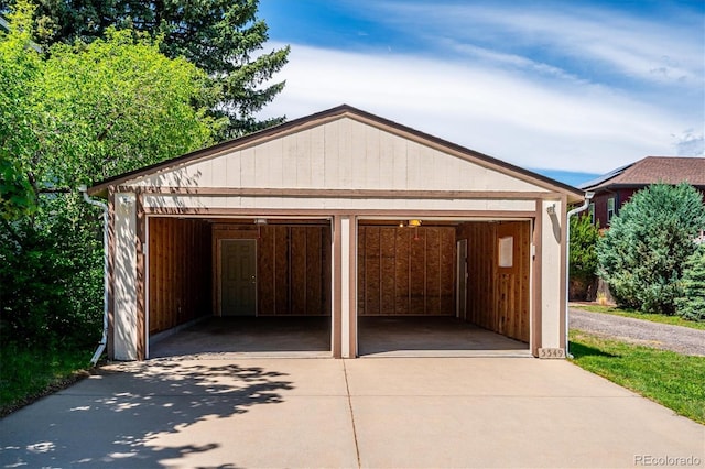 5549 S Greenwood St, Littleton, CO 80120 - view of detached garage