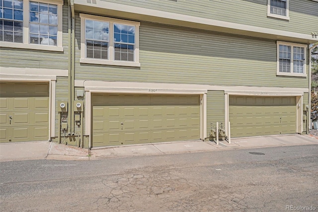 2090 S Hannibal Way Unit F, Aurora, CO 80013 - view of garage