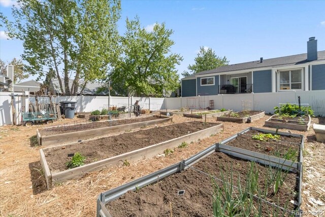 7172 S Vine Cir, Centennial, CO 80122 - view of yard with a garden and fence